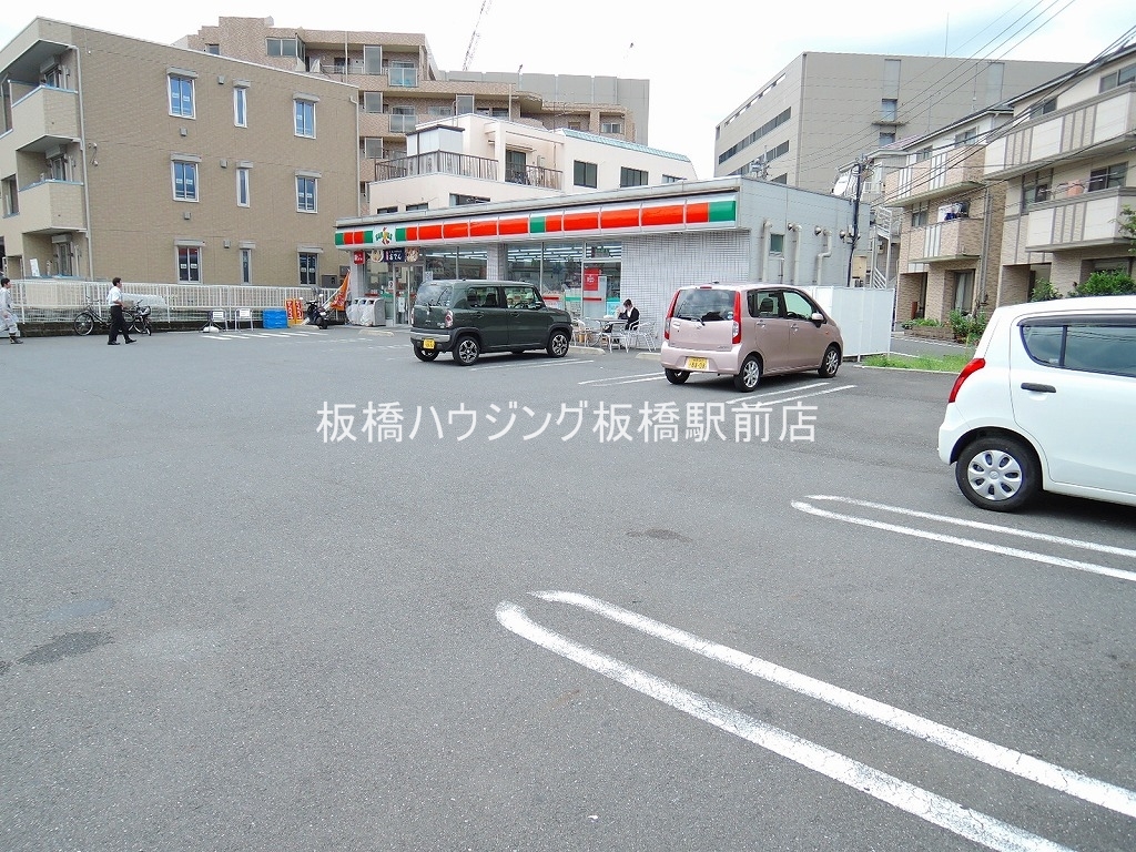 コンビニ　サンクス北区浮間三丁目店（コンビニ）まで408m