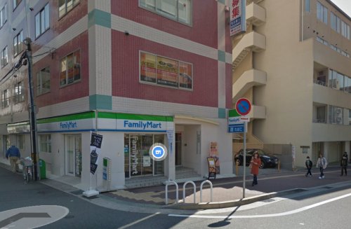 コンビニ　ファミリーマート JR灘駅前店（コンビニ）まで401m