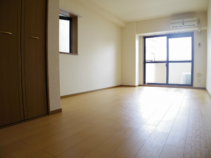 居室・リビング　広くて明るいお部屋