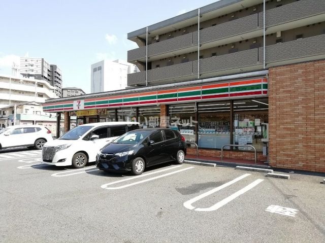 コンビニ　セブンイレブン 八幡筒井町店（コンビニ）まで641m