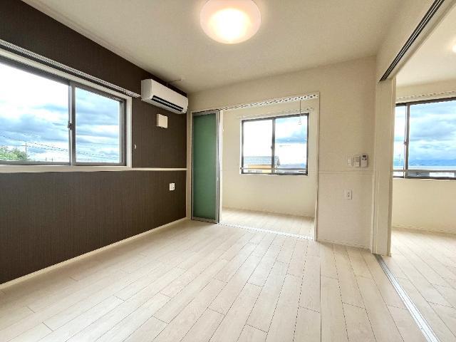 グランカーサ カメリアの居間写真