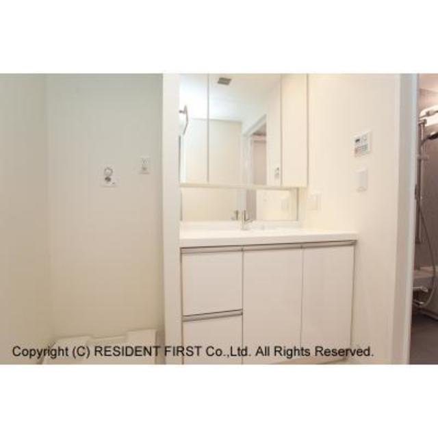洗面設備　※写真は同タイプ住戸です。