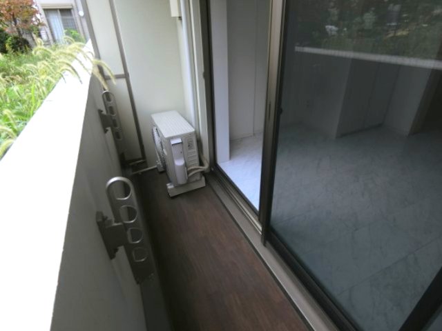 バルコニー　他のお部屋の参考写真となります。