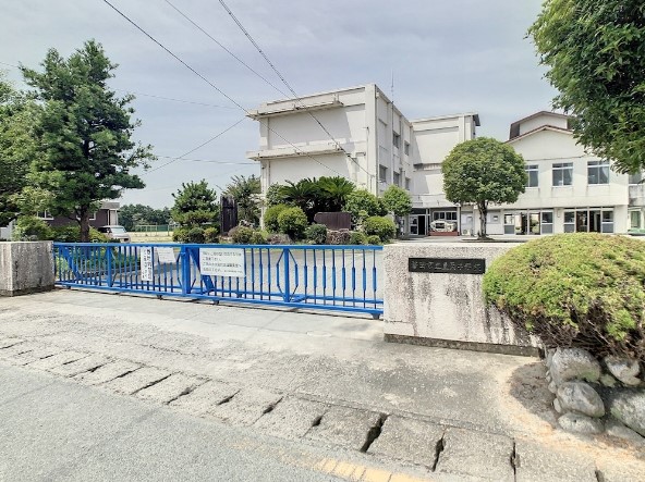 中学校　磐田市立豊岡中学校（中学校）まで660m