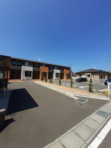 駐車場　車をお持ちの方に嬉しい駐車場付きの物件です