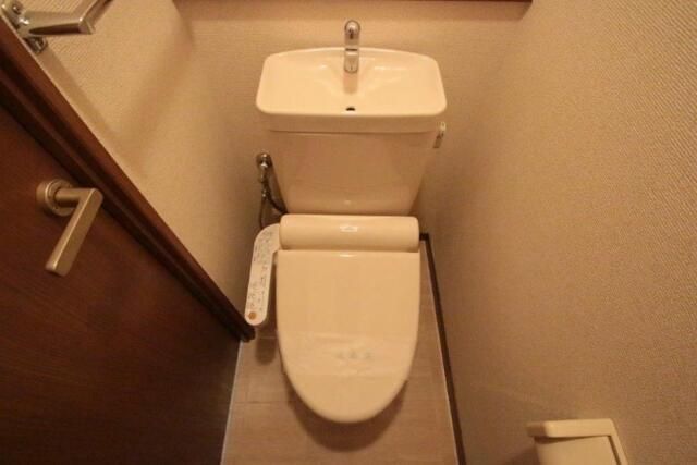 東急東横線 都立大学駅 徒歩8分 2階建 築27年のトイレ写真