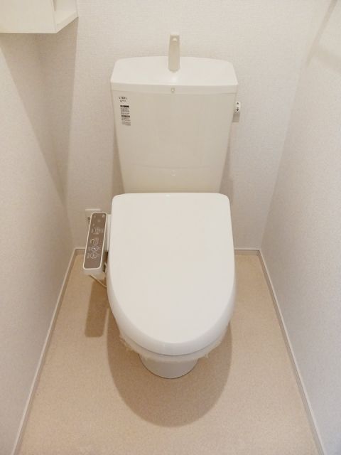 ＪＲ高崎線 深谷駅 徒歩22分 3階建 築11年のトイレ写真