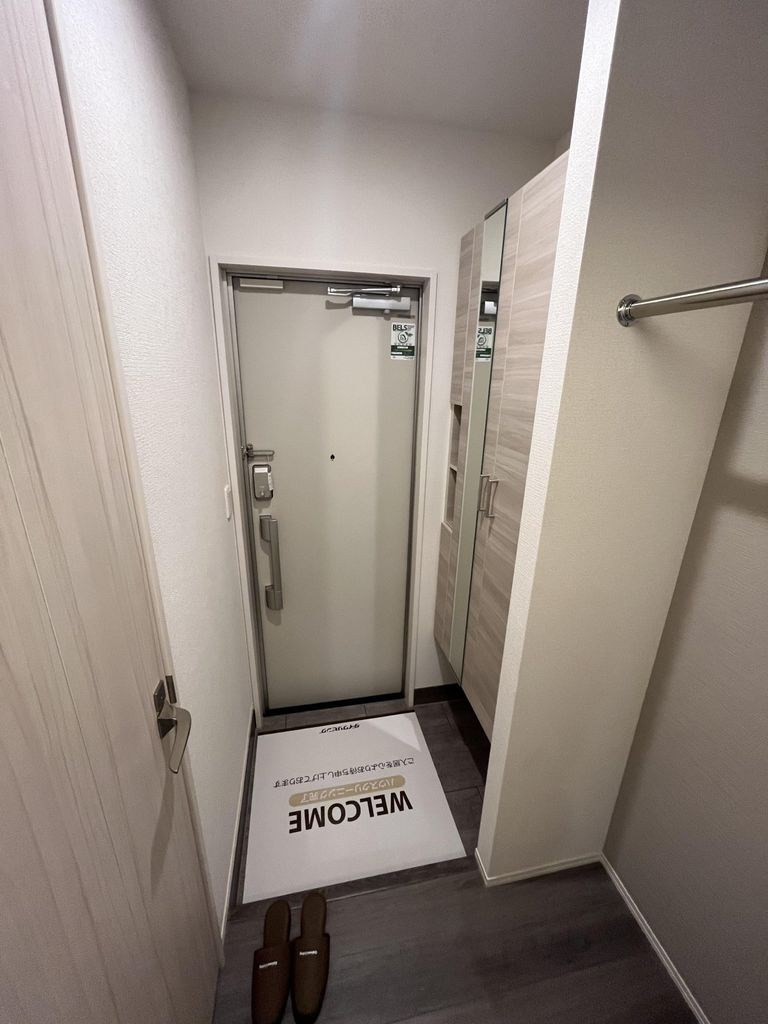 玄関　バルコニー