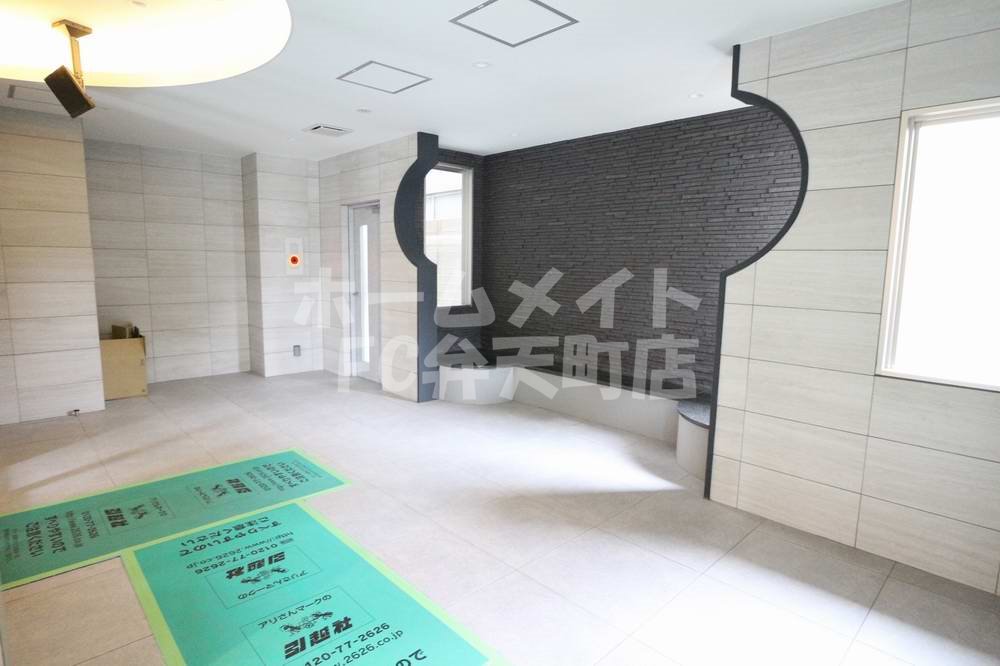 エントランス　建物の内部です