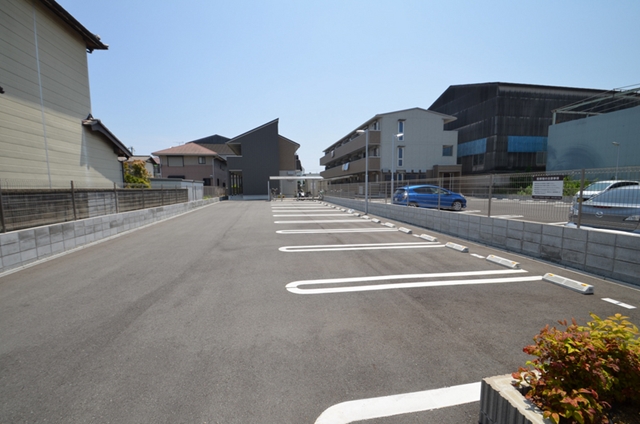 駐車場　駐車場