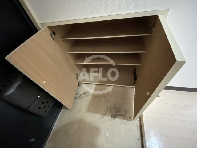 収納　英和ビル　下駄箱