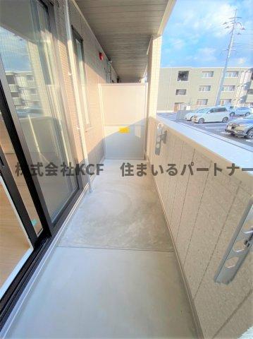 バルコニー　陽当たり良好なバルコニーです