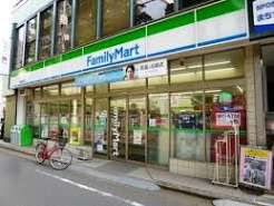 コンビニ　ファミリーマート 千歳船橋駅南店（コンビニ）まで367m