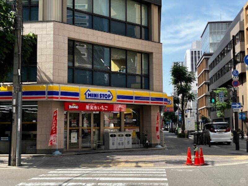 コンビニ　ミニストップ平野町3丁目店（コンビニ）まで209m