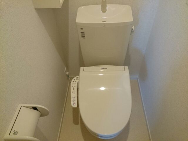 ＪＲ常磐線 山下駅 徒歩4分 2階建 築10年のトイレ写真