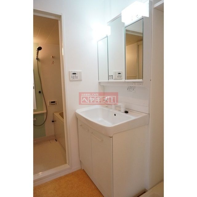 洗面設備　同建物参考写真