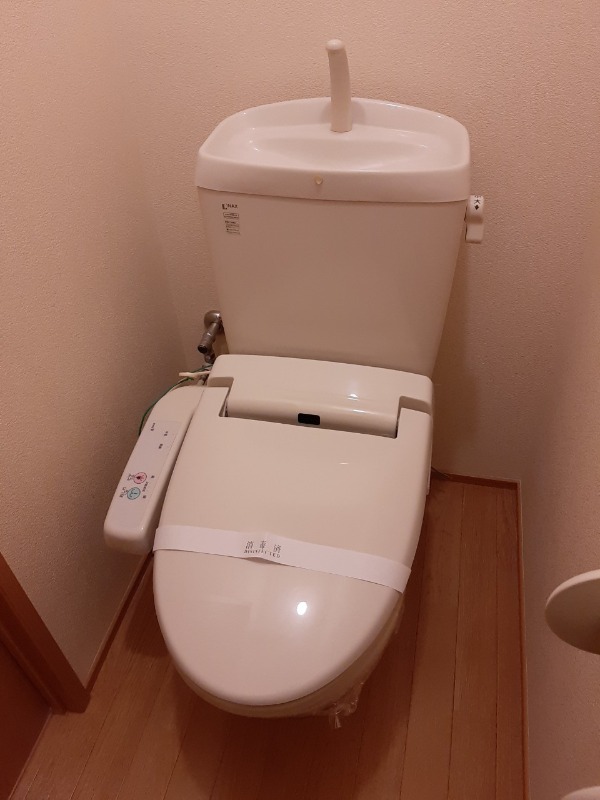 遠州鉄道 美薗中央公園駅 徒歩9分 2階建 築20年のトイレ写真