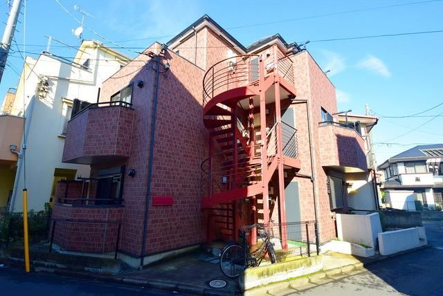 エントランス　★駅まで約３００ｍの立地★