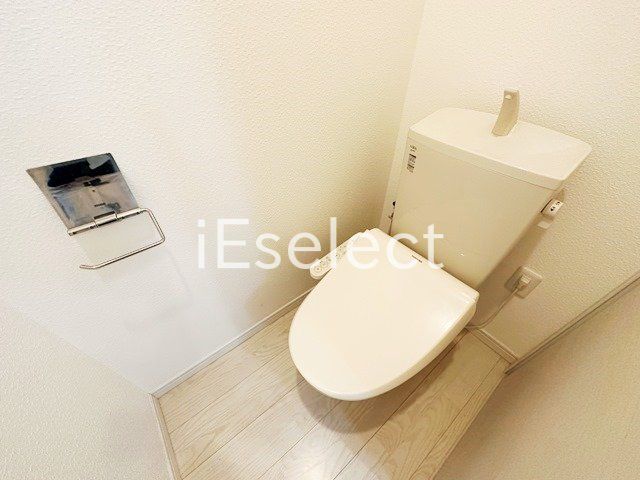 トイレ　温水洗浄便座付きのトイレ