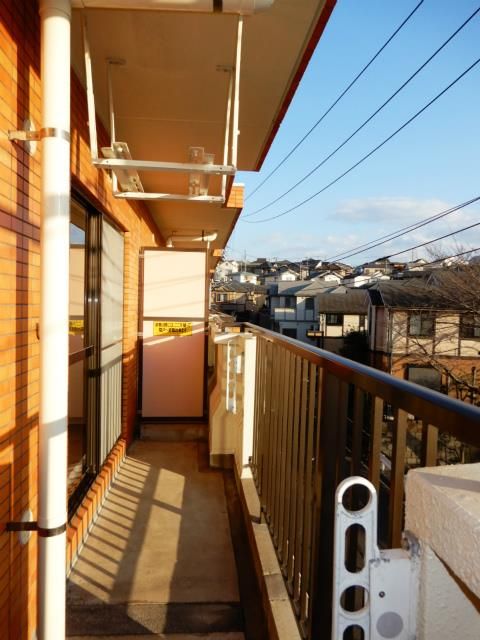 ＪＲ京浜東北線 鶴見駅 バス乗車時間：16分 最寄りバス停で下車 徒歩2分 3階建 築36年の内装写真