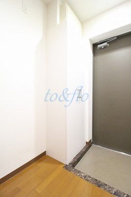東急東横線 新丸子駅 徒歩3分 4階建 築15年の玄関写真