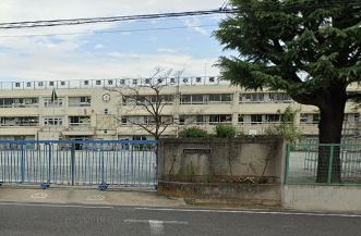 小学校　世田谷区立喜多見小学校（小学校）まで445m