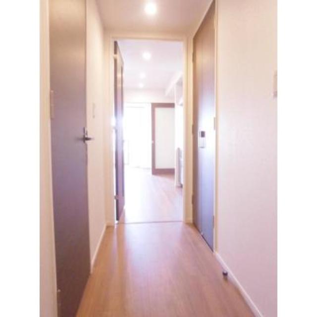 玄関　※写真は同タイプ住戸です。