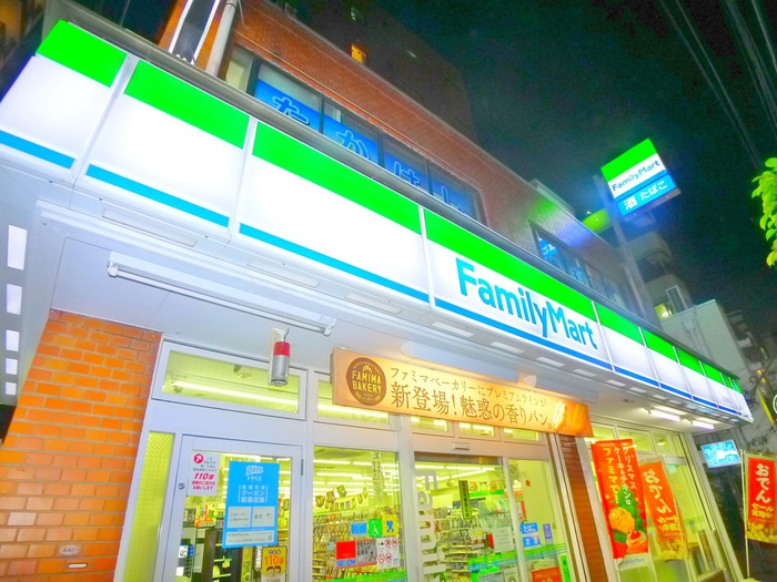 コンビニ　ファミリーマート（コンビニ）まで180m