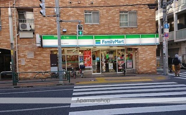 コンビニ　ファミリーマート桜台駅前店（コンビニ）まで318m