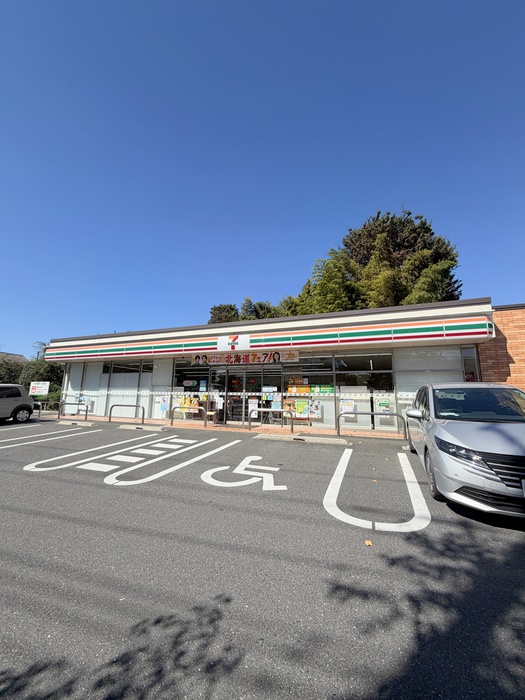 コンビニ　セブンイレブン（コンビニ）まで350m