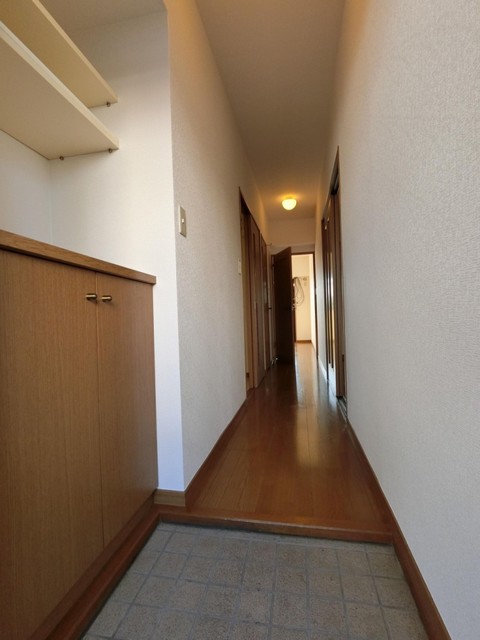 玄関　同タイプ別部屋の写真です。