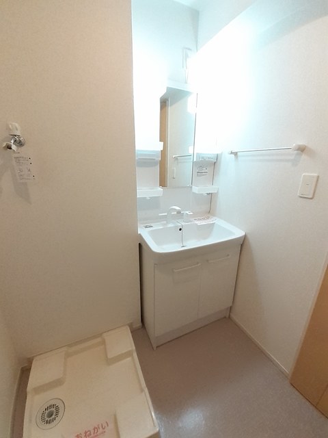 ＪＲ宇野線 八浜駅 徒歩96分 2階建 築11年の内装写真