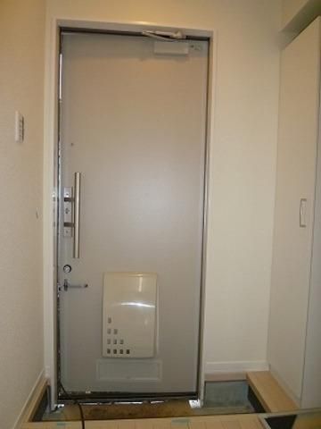 玄関　ダブルロック
