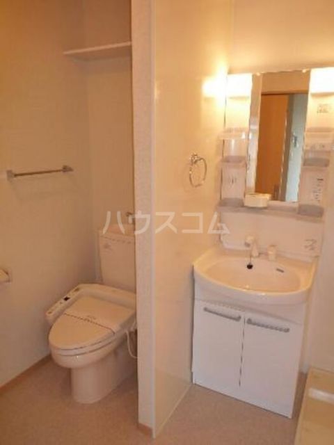 グランドソレーユB棟のトイレ写真