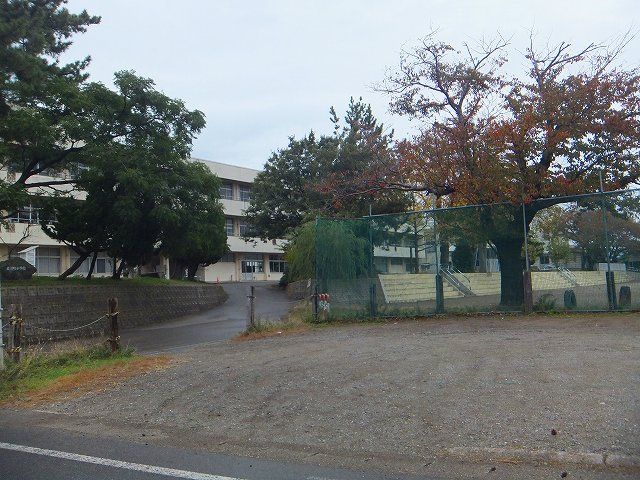 小学校　上越市立大潟町小学校（小学校）まで766m