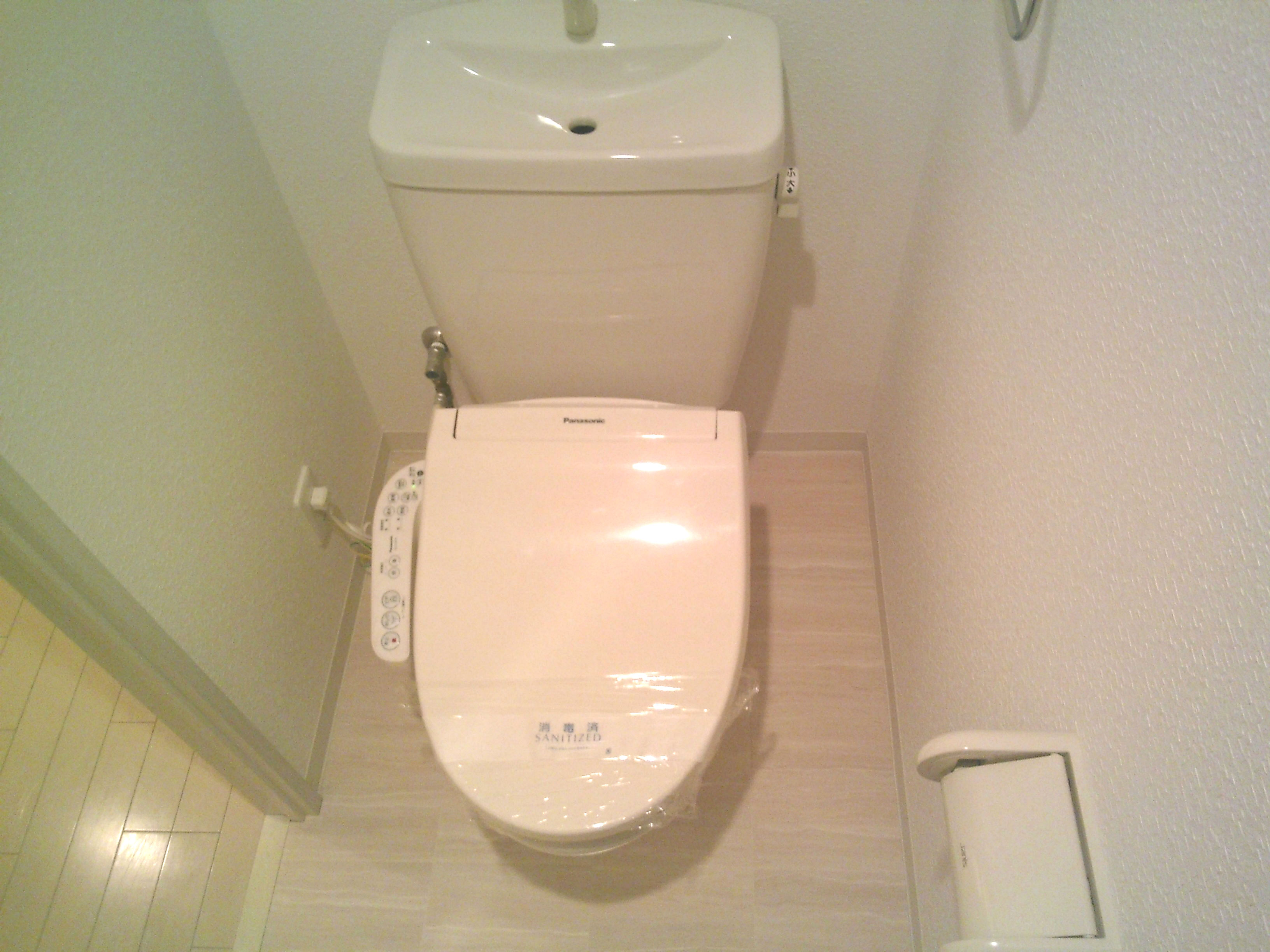 トイレ　※参考　別の階のお部屋です