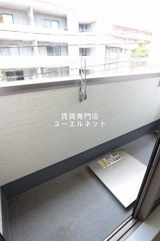バルコニー　バルコニー付きで採光＆風通し良好！