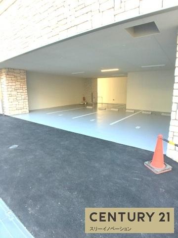 駐車場　採光ありますね