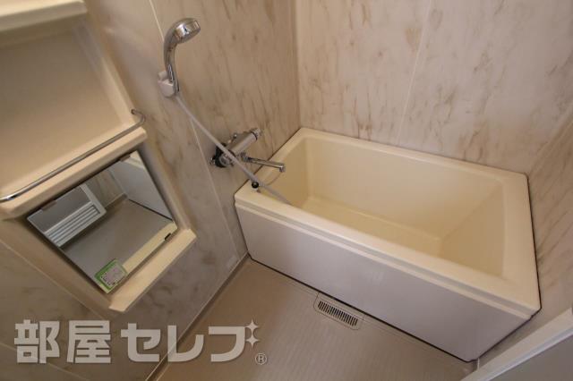 バス・シャワールーム　他号室のお部屋です。