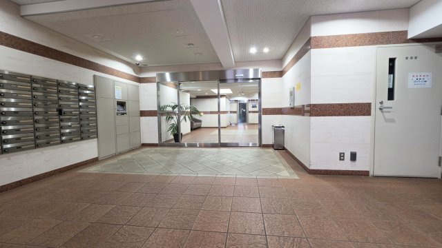 エントランス　風除室