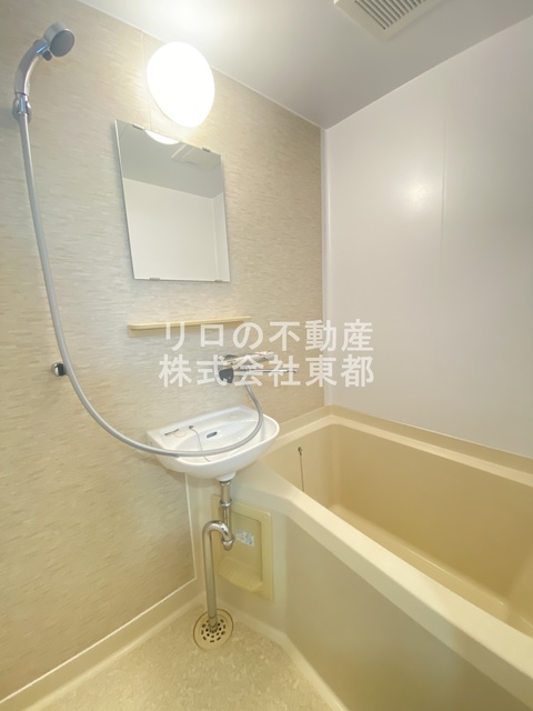 バス・シャワールーム　バストイレ別なので毎日快適♪
