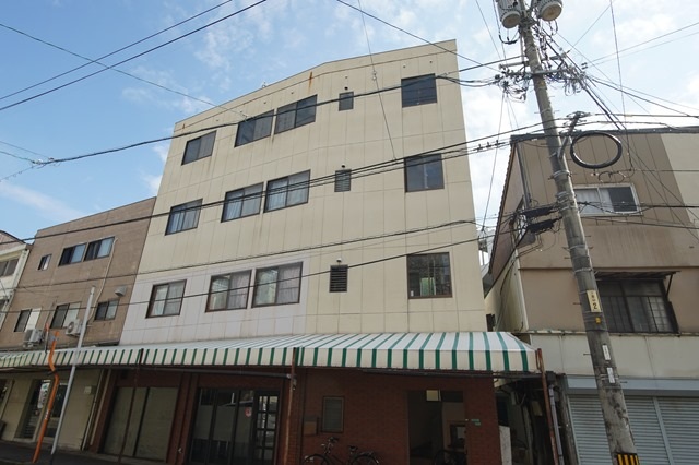 下関市長門町のマンションの建物外観