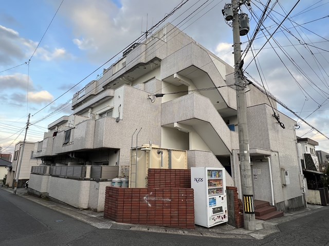 鹿児島市日之出町のマンションの建物外観