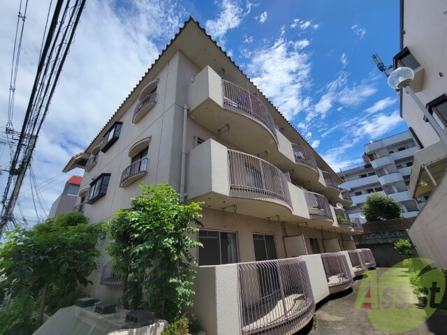 建物外観　豊中市長興寺北「上野マンション」