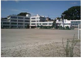 中学校　福生市立福生第三中学校（中学校）まで1238m