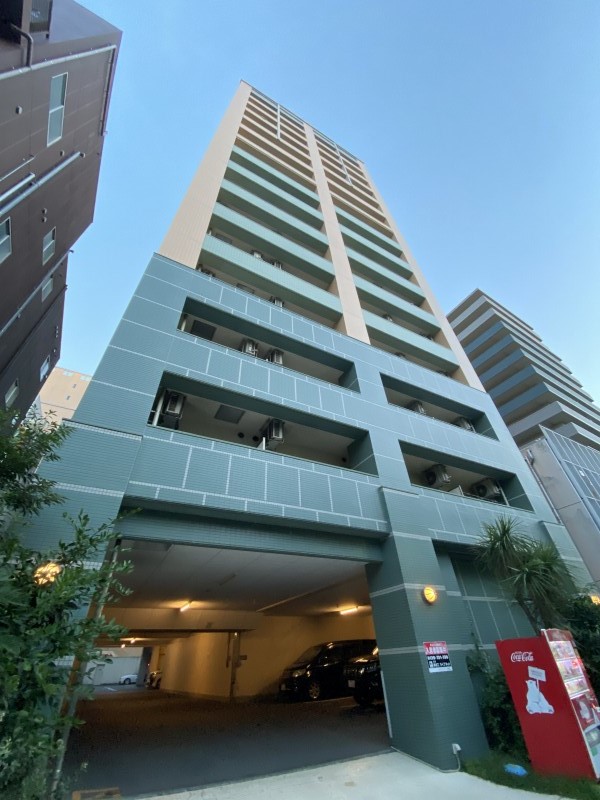 福岡市中央区舞鶴のマンションの建物外観