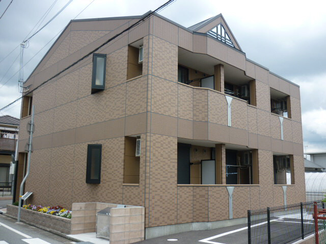 加古郡播磨町宮北のアパートの建物外観