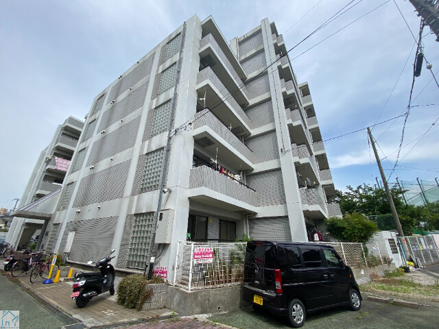 【ジュネス堤の建物外観】