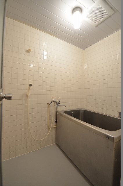 バス・シャワールーム　写真は別号室のものです。