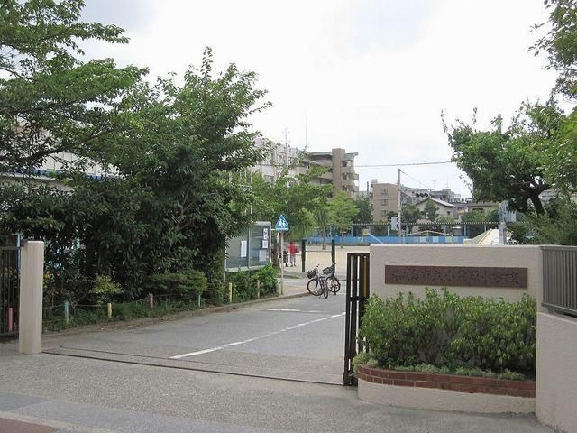 【船橋市本中山のマンションの小学校】